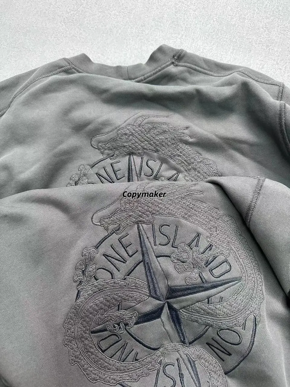 STONE ISLAND 24FW 石頭島 龍年系列限定款 後背神龍刺繡 長袖圓領衛衣大學T