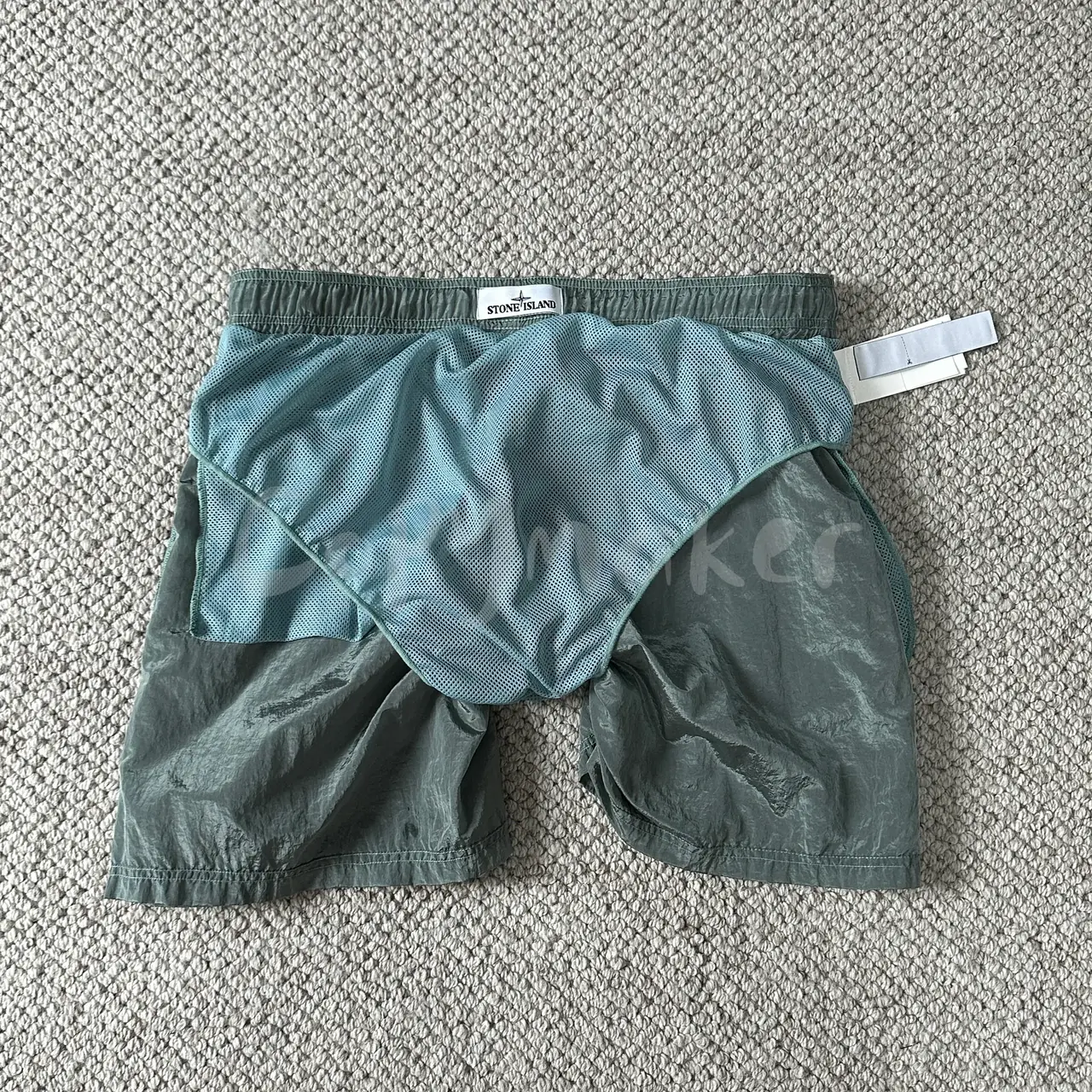 STONE ISLAND 23SS 石頭島 純色 金屬尼龍 短褲休閒褲沙灘褲
