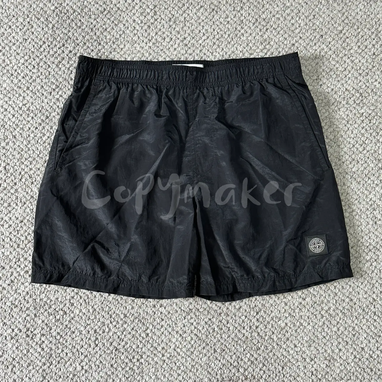 STONE ISLAND 23SS 石頭島 純色 金屬尼龍 短褲休閒褲沙灘褲