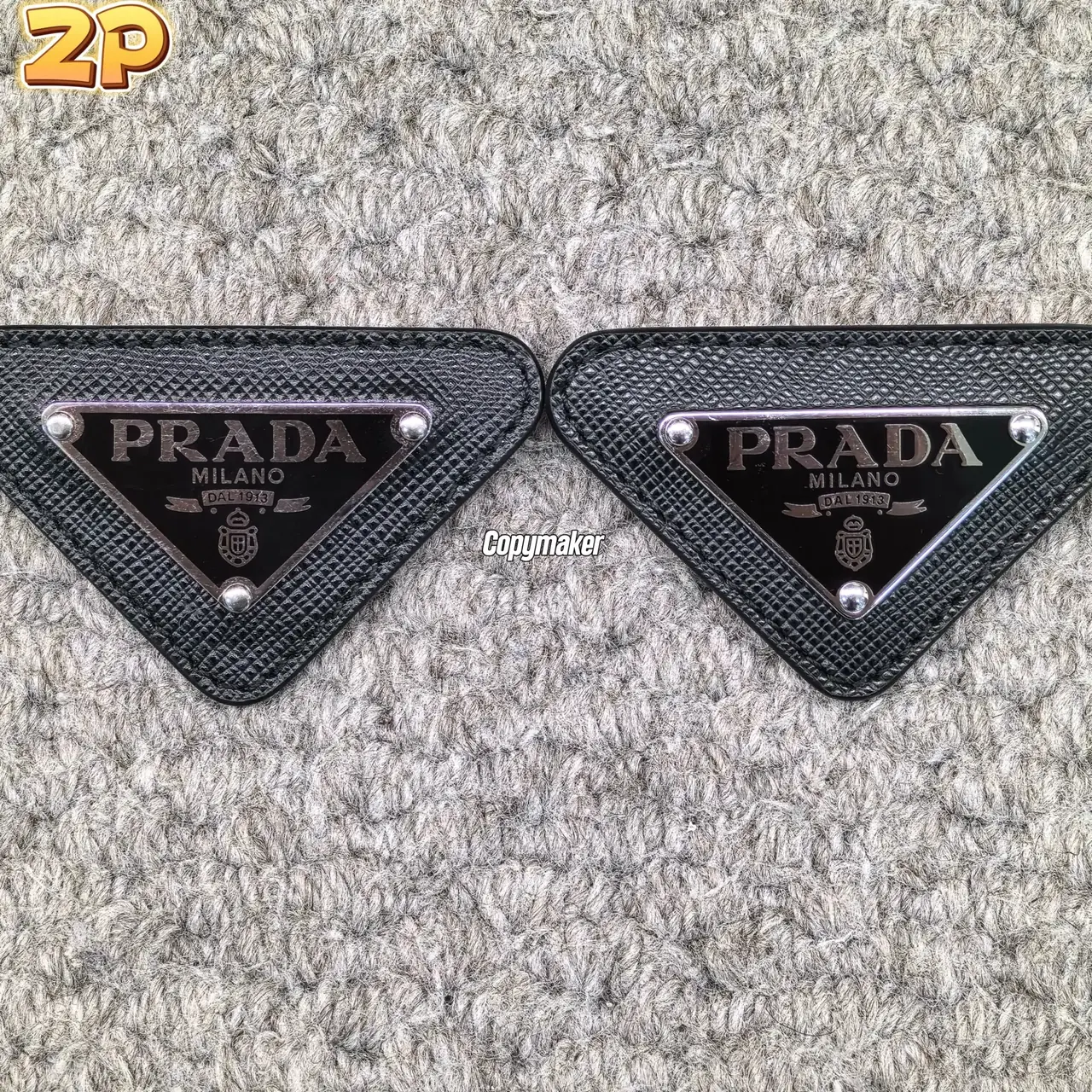 【預售】【過驗】PRA 21SS Saffiano 原廠三角牌三角標徽章皮革 胸針飾品墜飾 黑色