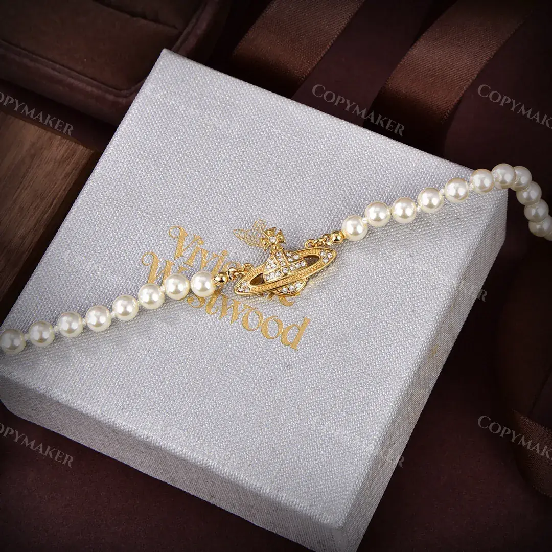 【現貨】Viv1enne Westwood mini bas relief choker 帶鑽星球浮雕 珍珠項鍊頸鍊
