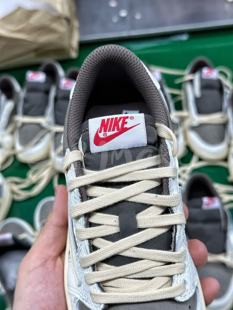 【預售】Travis Scott x AJ1 Low OG “Reverse Mocha” 聯名 反轉摩卡 白棕 倒鉤 童鞋 中童 AJ1