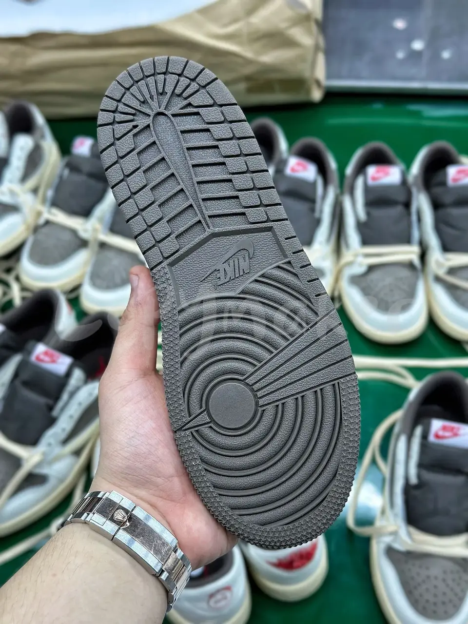 【預售】Travis Scott x AJ1 Low OG “Reverse Mocha” 聯名 反轉摩卡 白棕 倒鉤 童鞋 中童 AJ1
