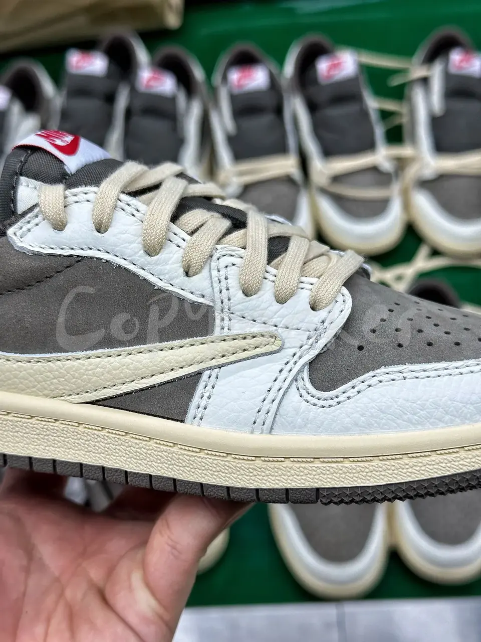 【預售】Travis Scott x AJ1 Low OG “Reverse Mocha” 聯名 反轉摩卡 白棕 倒鉤 童鞋 中童 AJ1