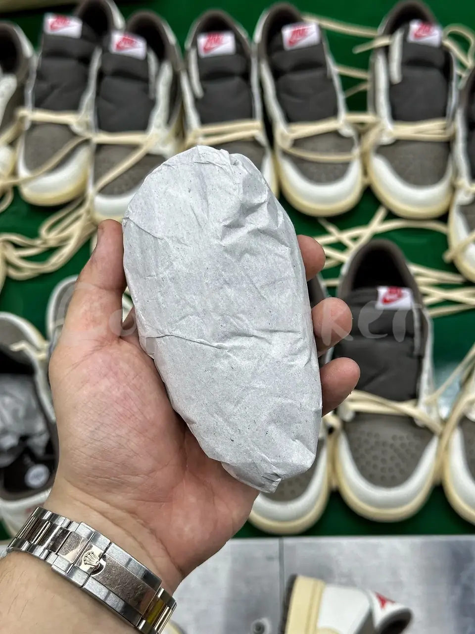 【預售】Travis Scott x AJ1 Low OG “Reverse Mocha” 聯名 反轉摩卡 白棕 倒鉤 童鞋 中童 AJ1