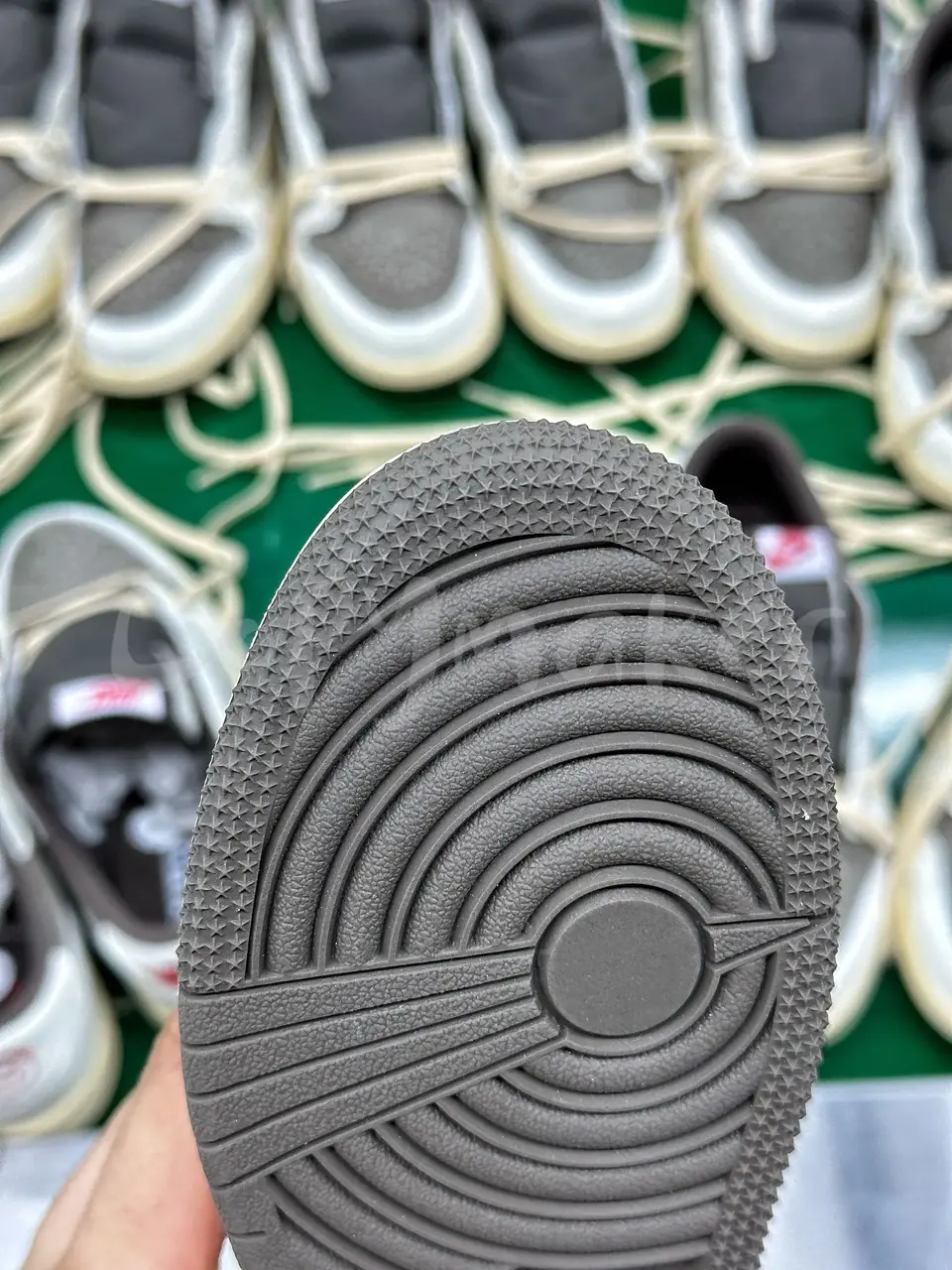 【預售】Travis Scott x AJ1 Low OG “Reverse Mocha” 聯名 反轉摩卡 白棕 倒鉤 童鞋 中童 AJ1