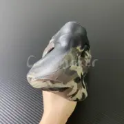 【現貨】YEEZY Foam Runner "MX Cinder" 黑炫彩 洞洞鞋 洞洞拖 拖鞋 YZY ID4126：圖片 10