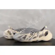 【現貨】YEEZY Foam Runner "MXT Moon Grey" 迷彩 洞洞鞋 洞洞拖 拖鞋 YZY GV7904：圖片 3