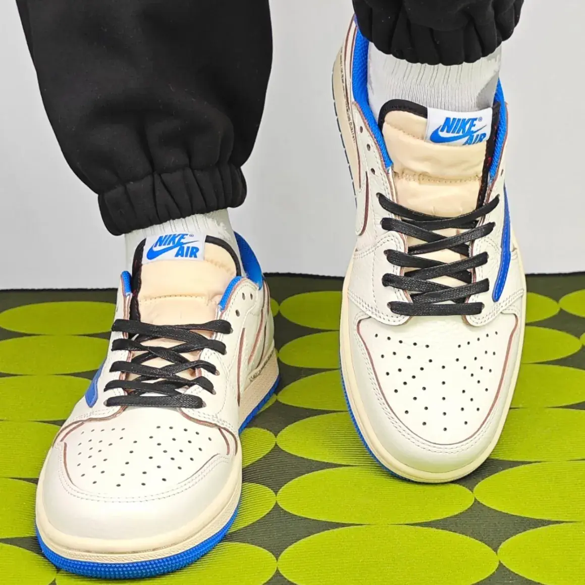【預售】Travis Scott x Fragment Design x Air Jordan 1 三方聯名 白藍 10.0 閃電 倒鉤 AJ1