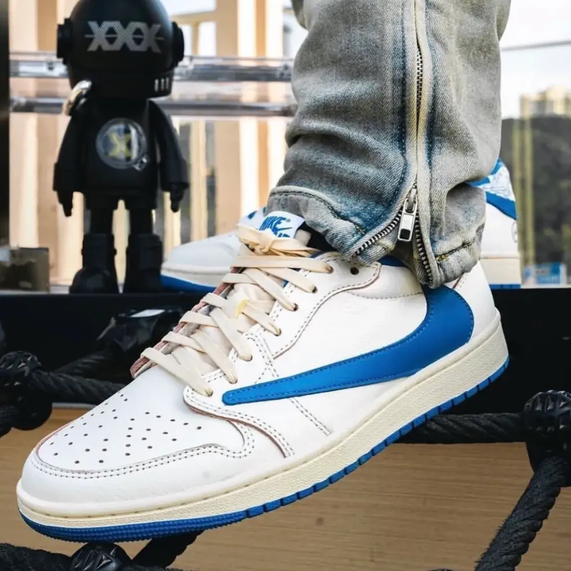 【預售】Travis Scott x Fragment Design x Air Jordan 1 三方聯名 白藍 10.0 閃電 倒鉤 AJ1