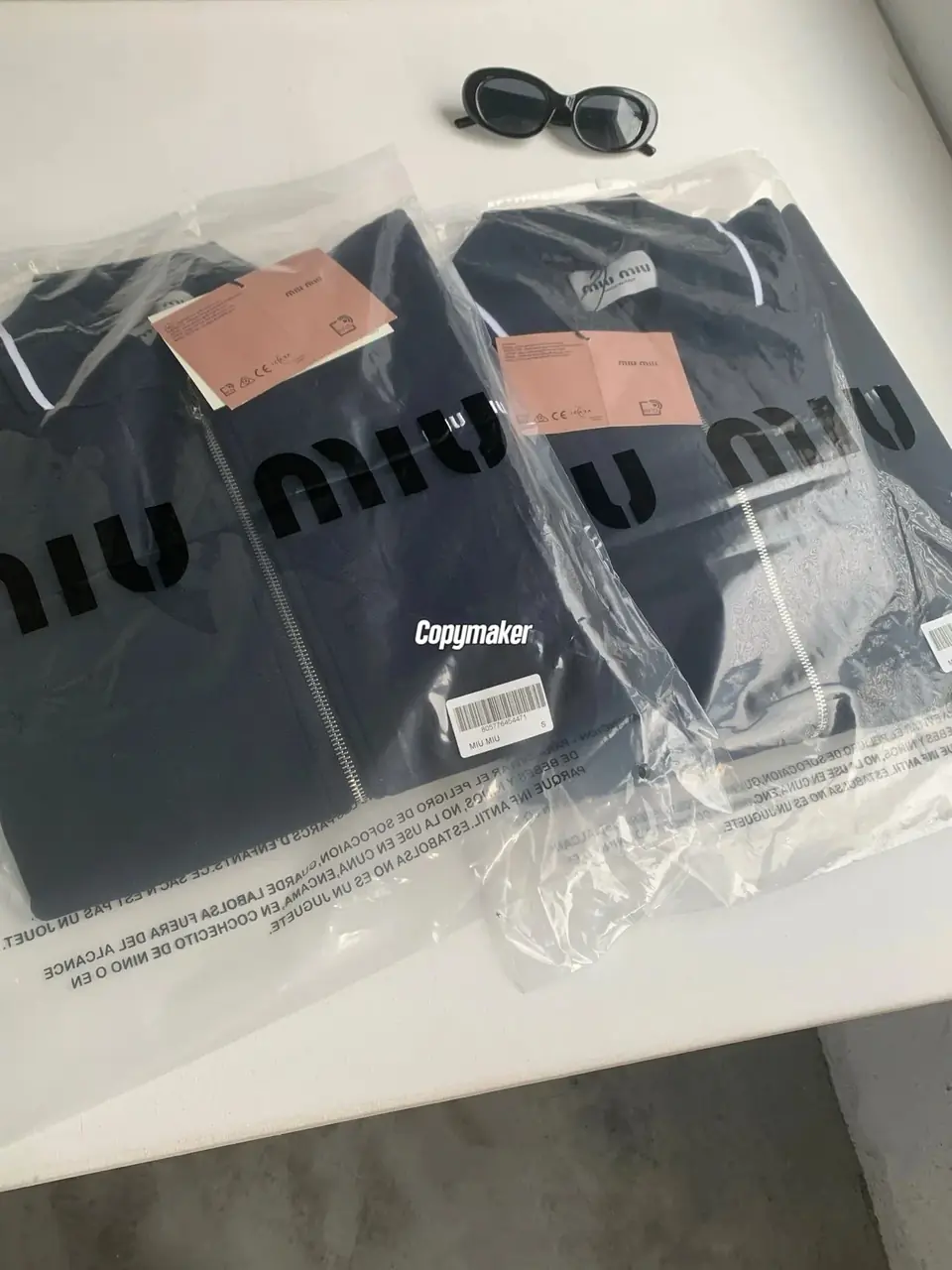 【預售】M1U M1U 25SS 繆繆 字母Logo刺繡 珠地棉 立領夾克外套校服夾克 藏青