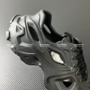 【預售】巴黎 BLC 22FW HD cut-out rubber sneakers 洞洞鞋 拖鞋 懶人鞋 休閒鞋：圖片 6