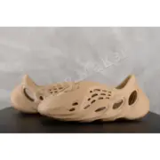 【現貨】YEEZY Foam Runner "Ochre" 灰棕 鼠尾草 洞洞鞋 洞洞拖 拖鞋 YZY GW3354：圖片 3