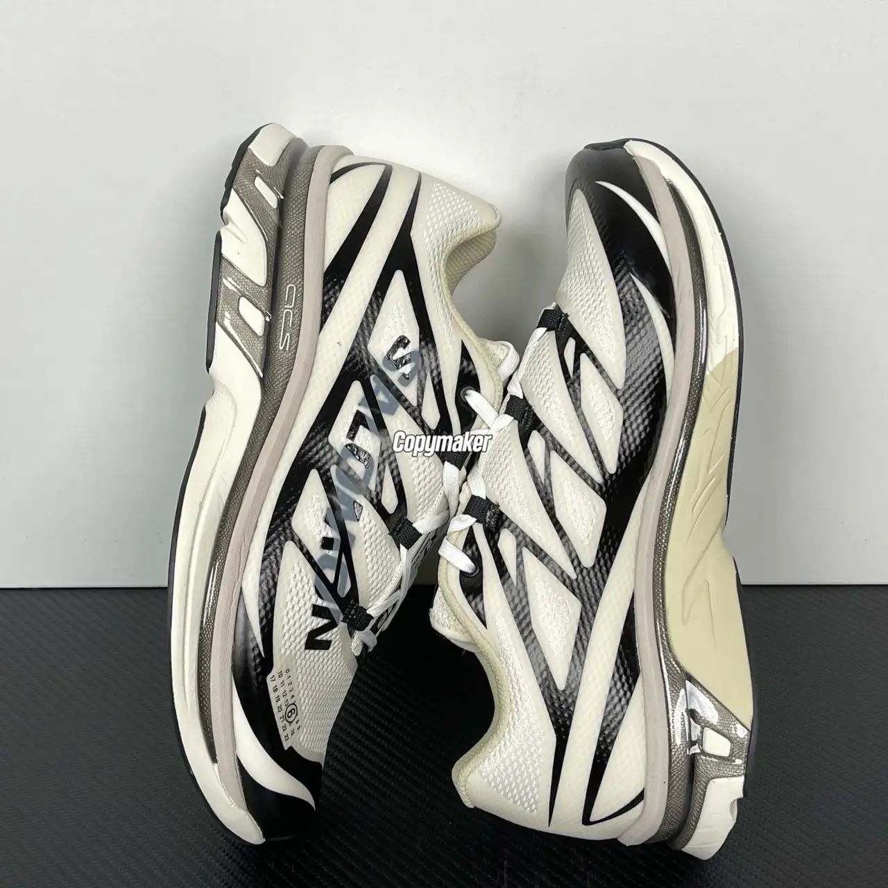 【預售】MM6 x Salomon XT-MM6 薩洛蒙 聯名 復古 運動鞋慢跑鞋休閒鞋 479494 馬吉拉 白黑