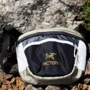 【現貨】ARC'TERYX x BEAMS Beta Lt 拼色 始祖鳥 鳥牌 聯名 斜背包側背包腰包小包：圖片 6