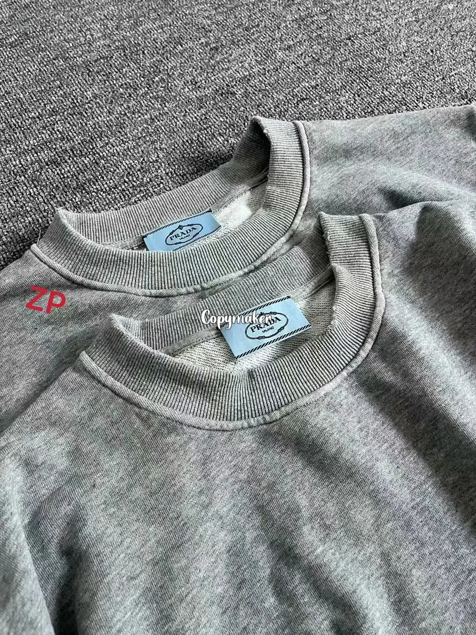 【預售】【福利回饋】PRA 24FW 仿舊水洗印花 後背三角標貼布 衛衣大學T長袖 灰色