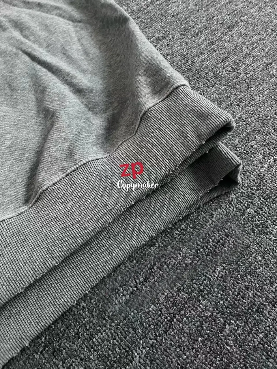 【預售】【福利回饋】PRA 24FW 仿舊水洗印花 後背三角標貼布 衛衣大學T長袖 灰色