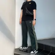 Needles 22AW Butterfly Regular Track Pants 蝴蝶刺繡 復古織帶 休閒褲 直筒褲 運動褲 墨綠：圖片 4