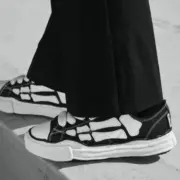 【預售】AMIRI x Maison Mihara Yasuhiro 25SS 聯名 骨頭 溶解鞋帆布鞋板鞋 MMY 黑/米色：圖片 8