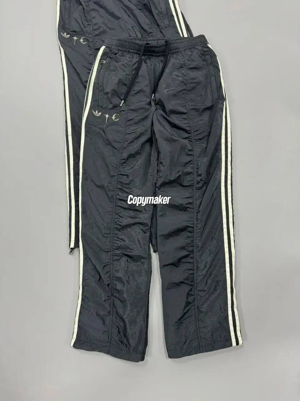【預售】THUG CLUB x AD originals 25FW 聯名 鍍銀logo 金屬尼龍皺摺 長褲休閒褲運動褲