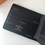 1V 經典老花 滿版Logo 黑色 皮夾短夾錢包：圖片 10