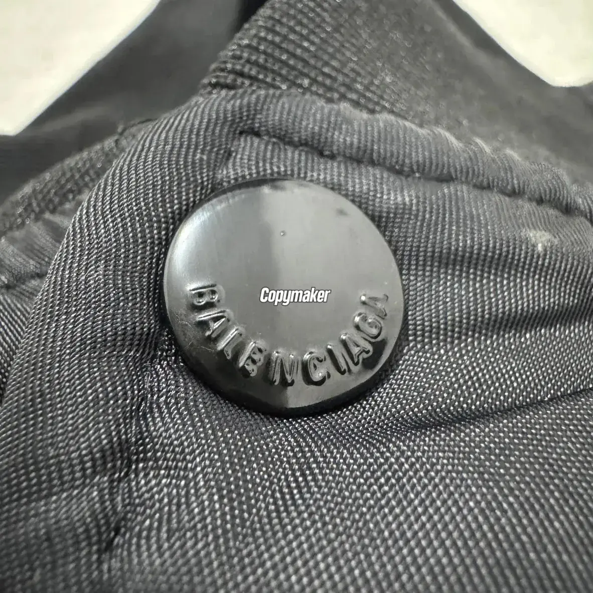 【預售】【福利回饋】巴黎 BLC 23FW 可樂波浪經典logo 彎刀尼龍 飛行夾克外套 廓型 MA-1