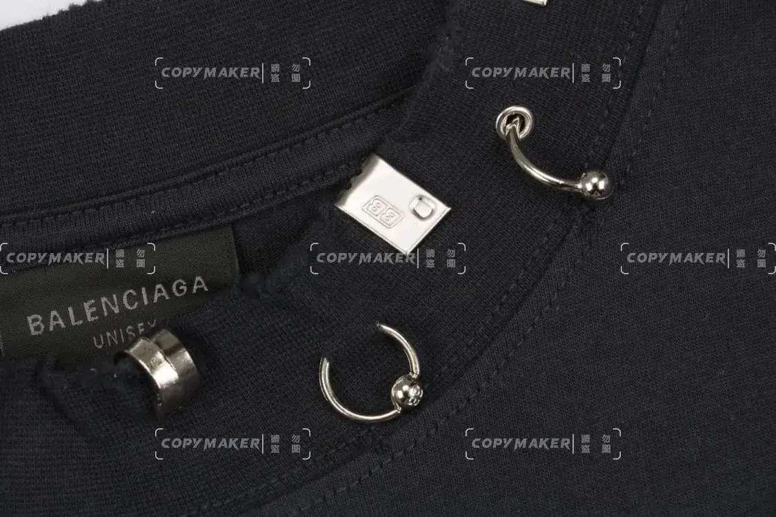 巴黎 BLC 23SS Pierced Distressed-Effect 水洗做舊破壞 領口穿孔鐵環 短袖T恤