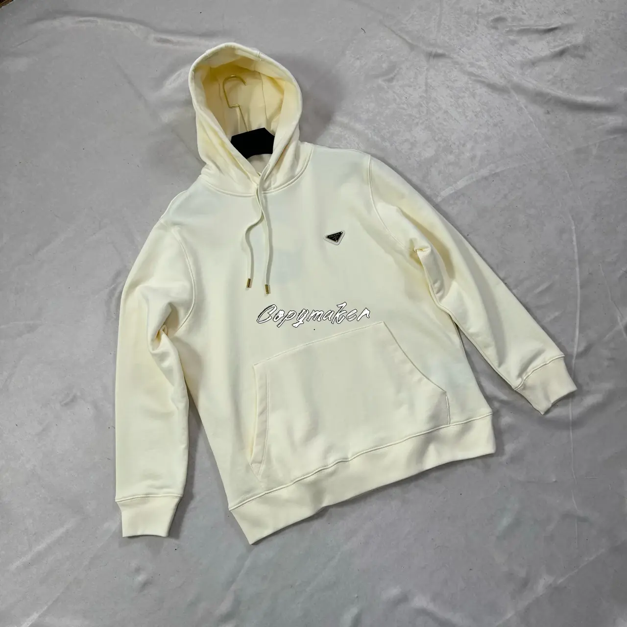 【現貨】【全套包裝】PRA 24FW 素色簡約 三角標小logo 鐵牌 帽T連帽衛衣長袖 米色