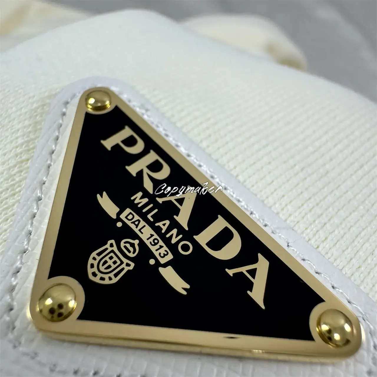 【現貨】【全套包裝】PRA 24FW 素色簡約 三角標小logo 鐵牌 帽T連帽衛衣長袖 米色
