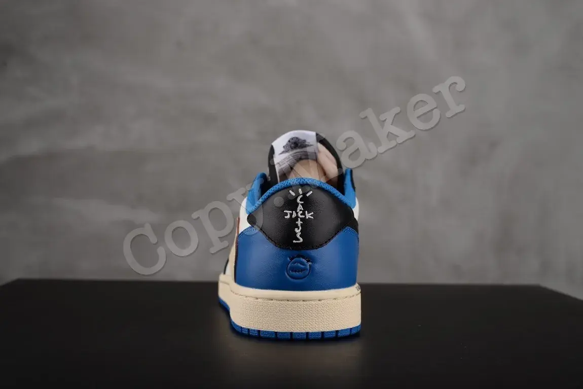 【預售】Travis Scott x Fragment Design x Air Jordan 1 Low OG SP 三方聯名 白藍黑 閃電 倒鉤 AJ1