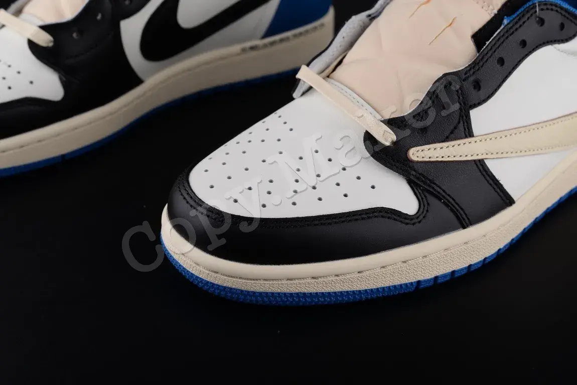 【預售】Travis Scott x Fragment Design x Air Jordan 1 Low OG SP 三方聯名 白藍黑 閃電 倒鉤 AJ1