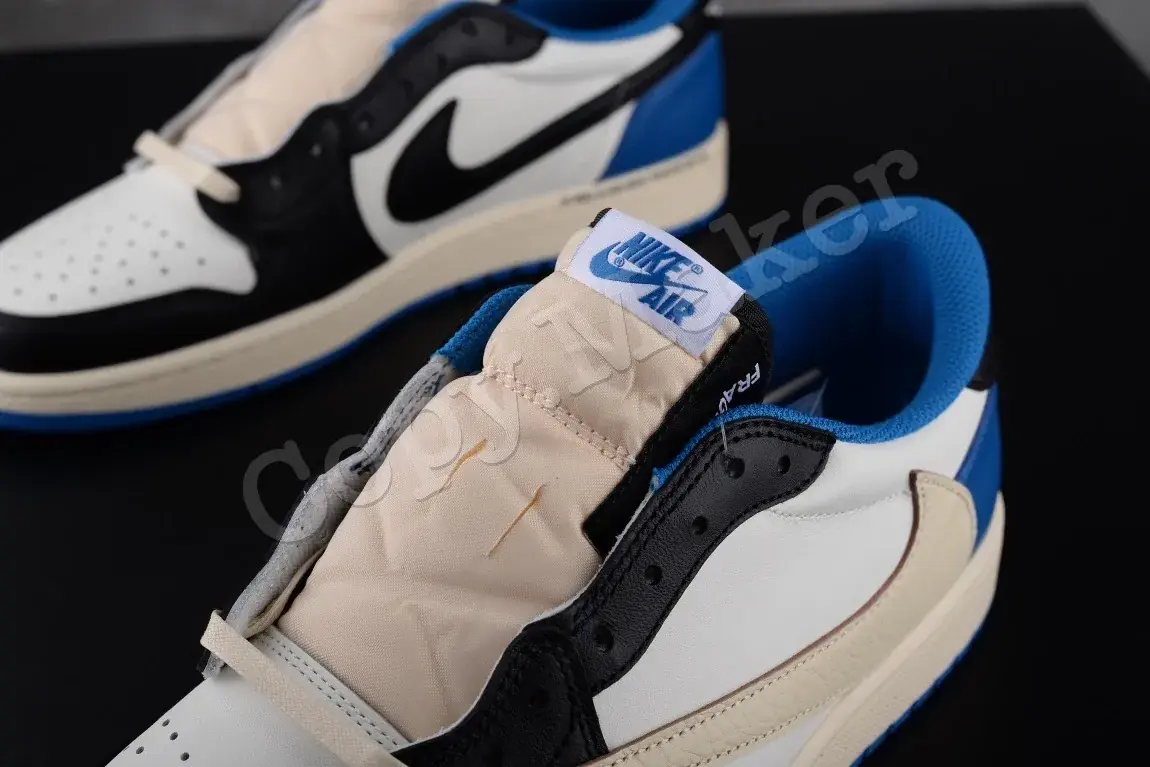 【預售】Travis Scott x Fragment Design x Air Jordan 1 Low OG SP 三方聯名 白藍黑 閃電 倒鉤 AJ1