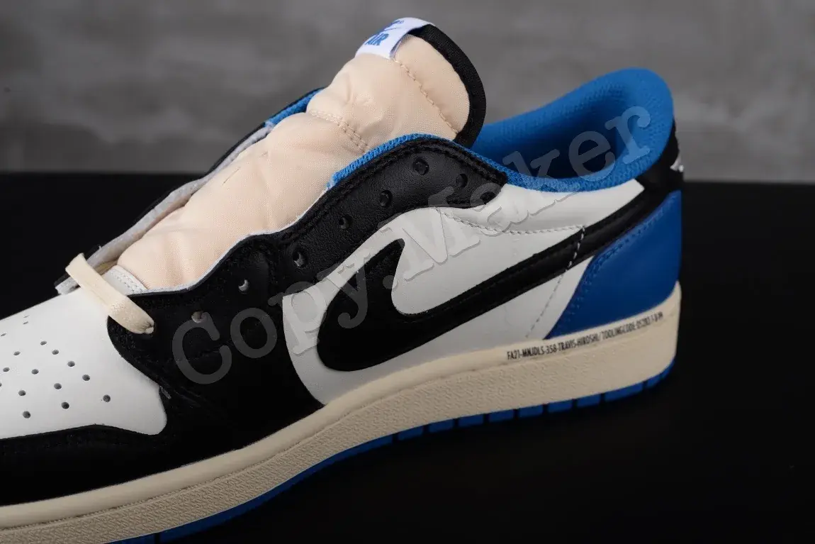 【預售】Travis Scott x Fragment Design x Air Jordan 1 Low OG SP 三方聯名 白藍黑 閃電 倒鉤 AJ1