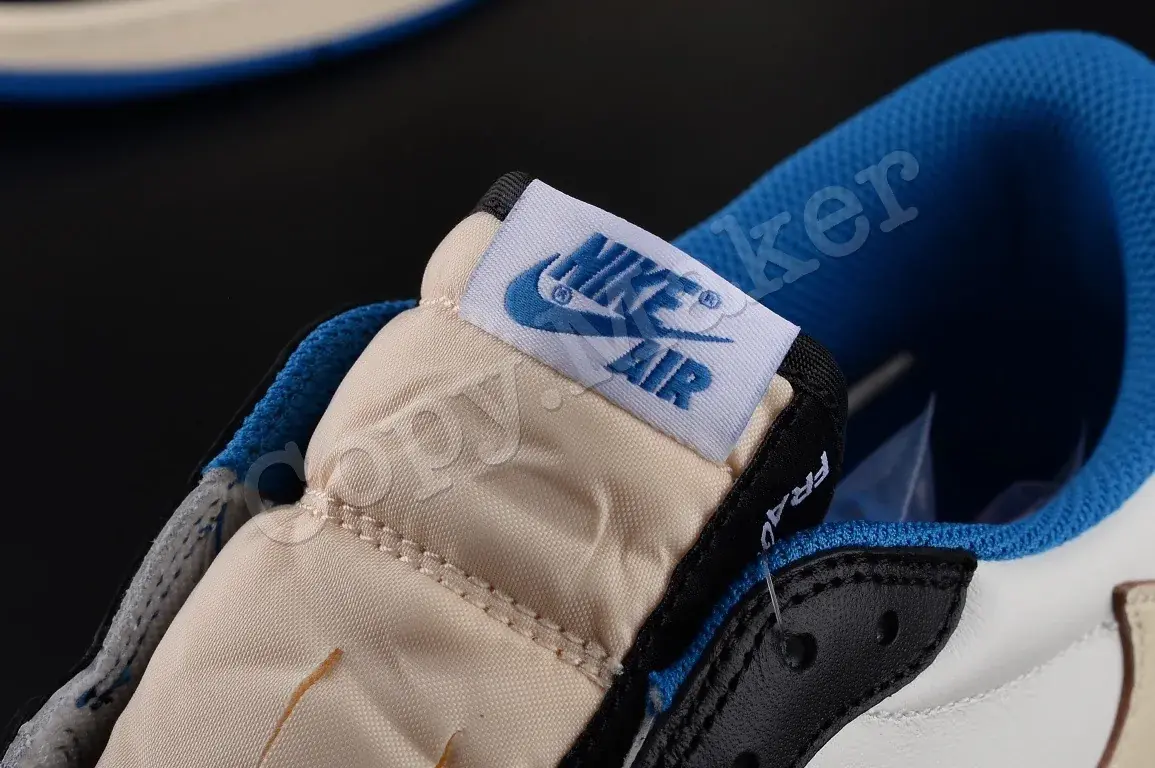【預售】Travis Scott x Fragment Design x Air Jordan 1 Low OG SP 三方聯名 白藍黑 閃電 倒鉤 AJ1