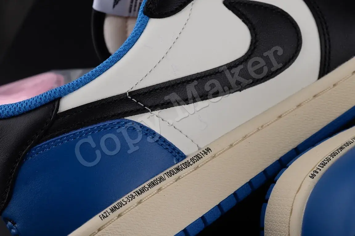 【預售】Travis Scott x Fragment Design x Air Jordan 1 Low OG SP 三方聯名 白藍黑 閃電 倒鉤 AJ1