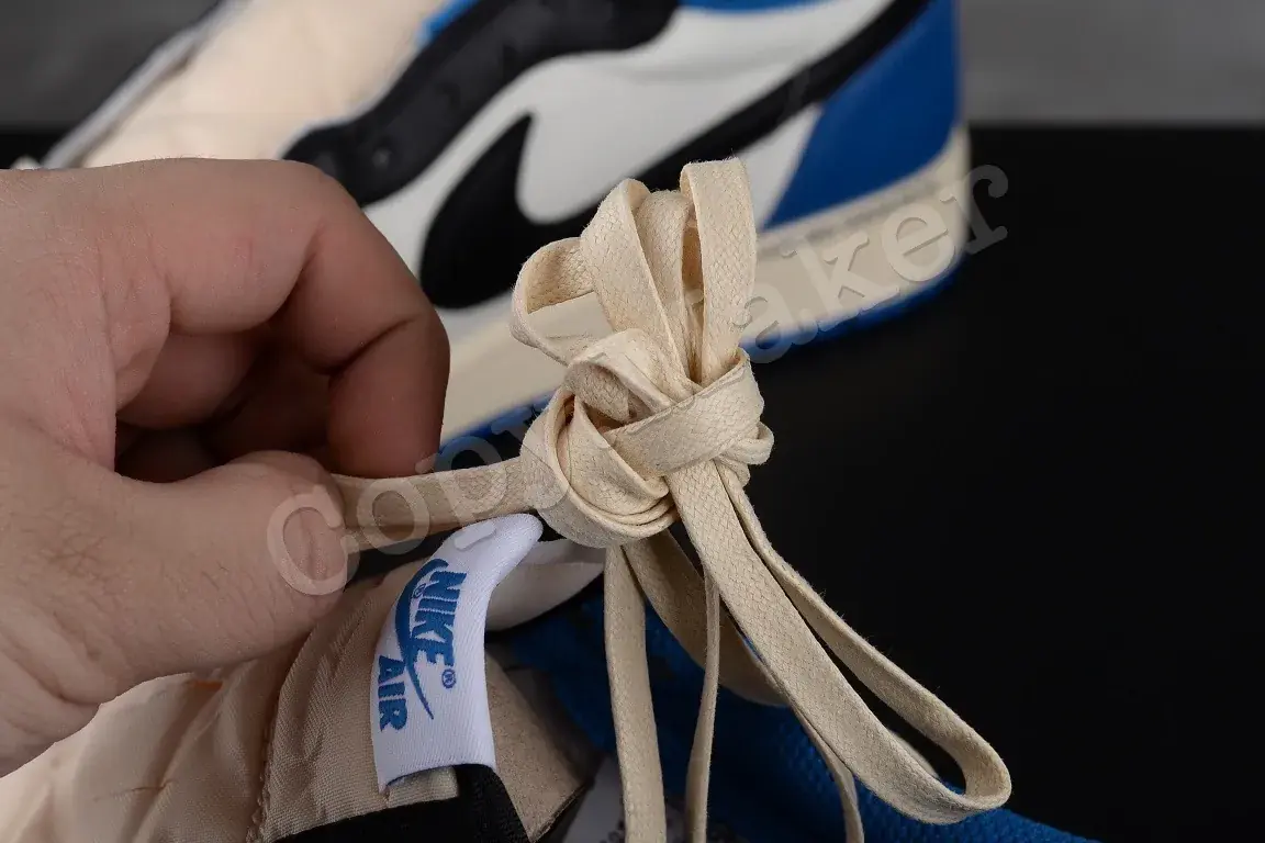 【預售】Travis Scott x Fragment Design x Air Jordan 1 Low OG SP 三方聯名 白藍黑 閃電 倒鉤 AJ1