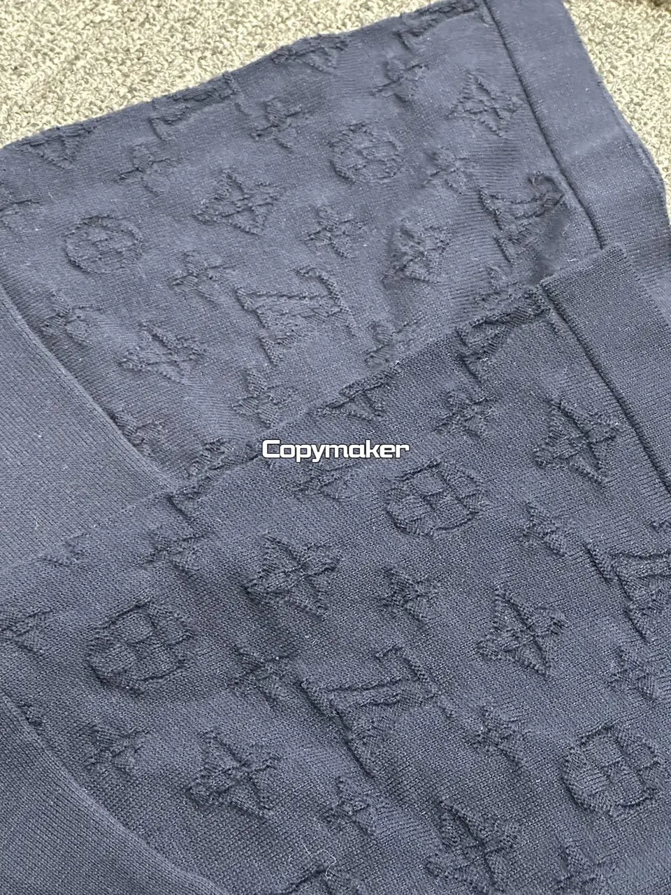 【現貨】1V 25SS 袖子提花壓紋 經典字母logo 簡約素色 短袖 T恤 深藍/白色