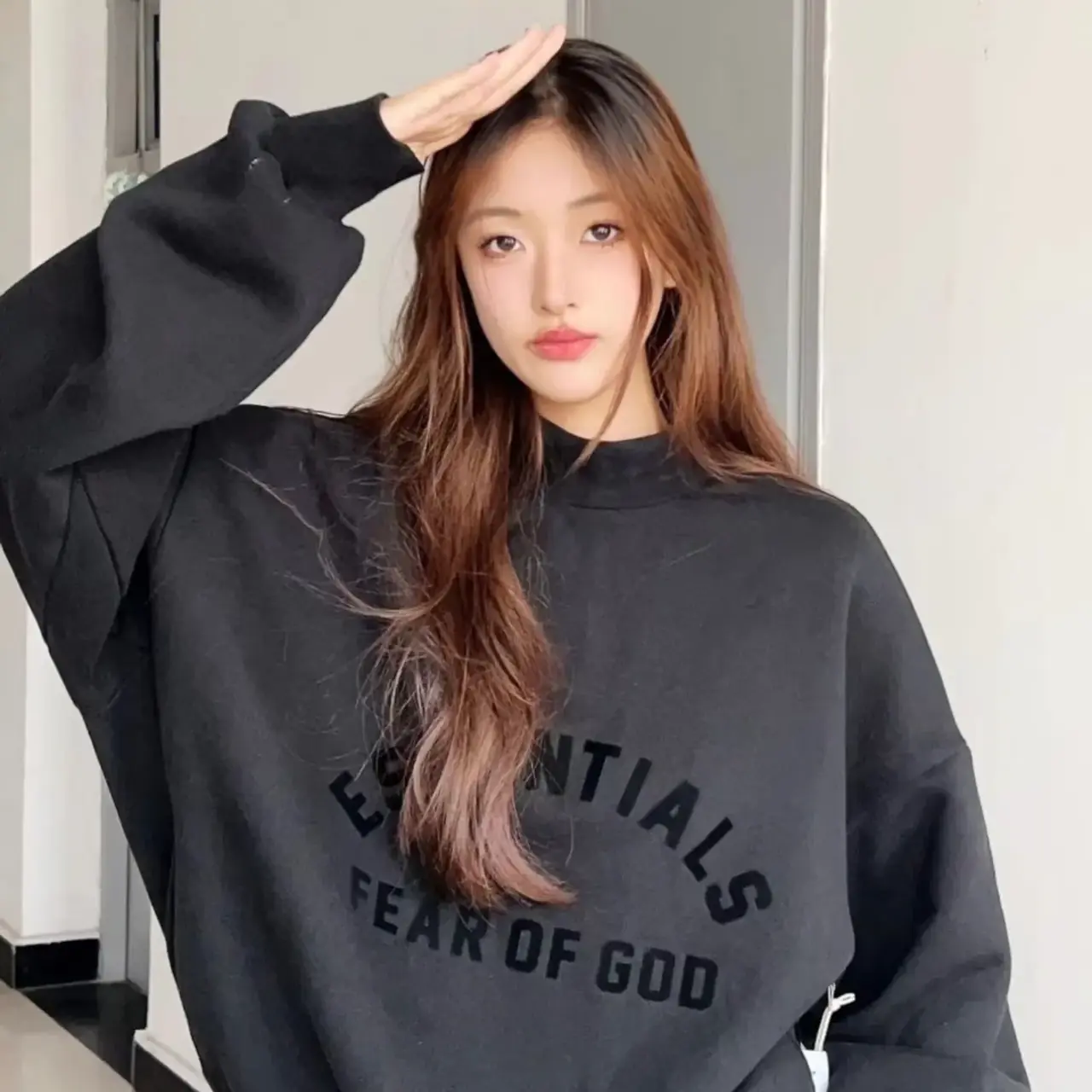 23SS FOG ESSENTIALS 副線 膠標 大學T圓領衛衣 FEAR OF GOD 玄青黑 圓弧字母