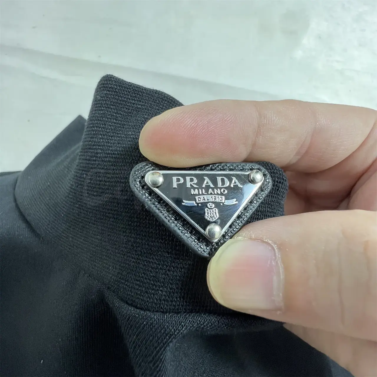 PRA 23FW 素色簡約 三角標小logo 鐵牌 高領長袖T恤 打底衫 內搭
