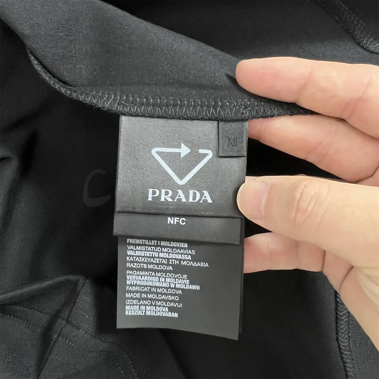 PRA 23FW 素色簡約 三角標小logo 鐵牌 高領長袖T恤 打底衫 內搭