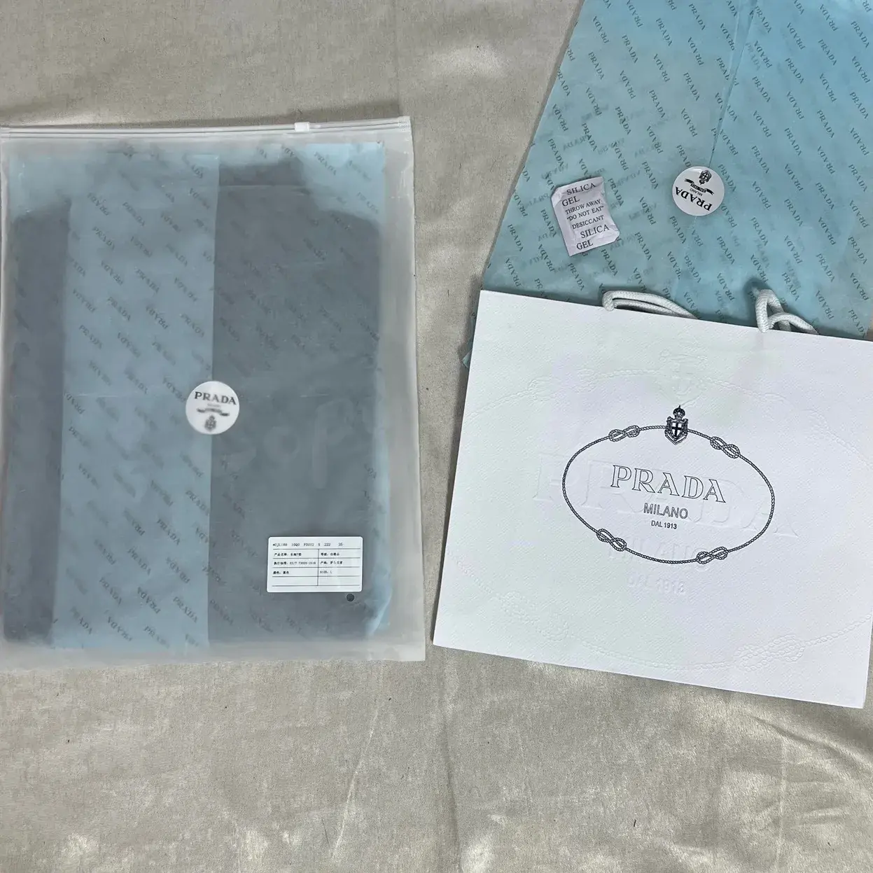 PRA 23FW 素色簡約 三角標小logo 鐵牌 高領長袖T恤 打底衫 內搭