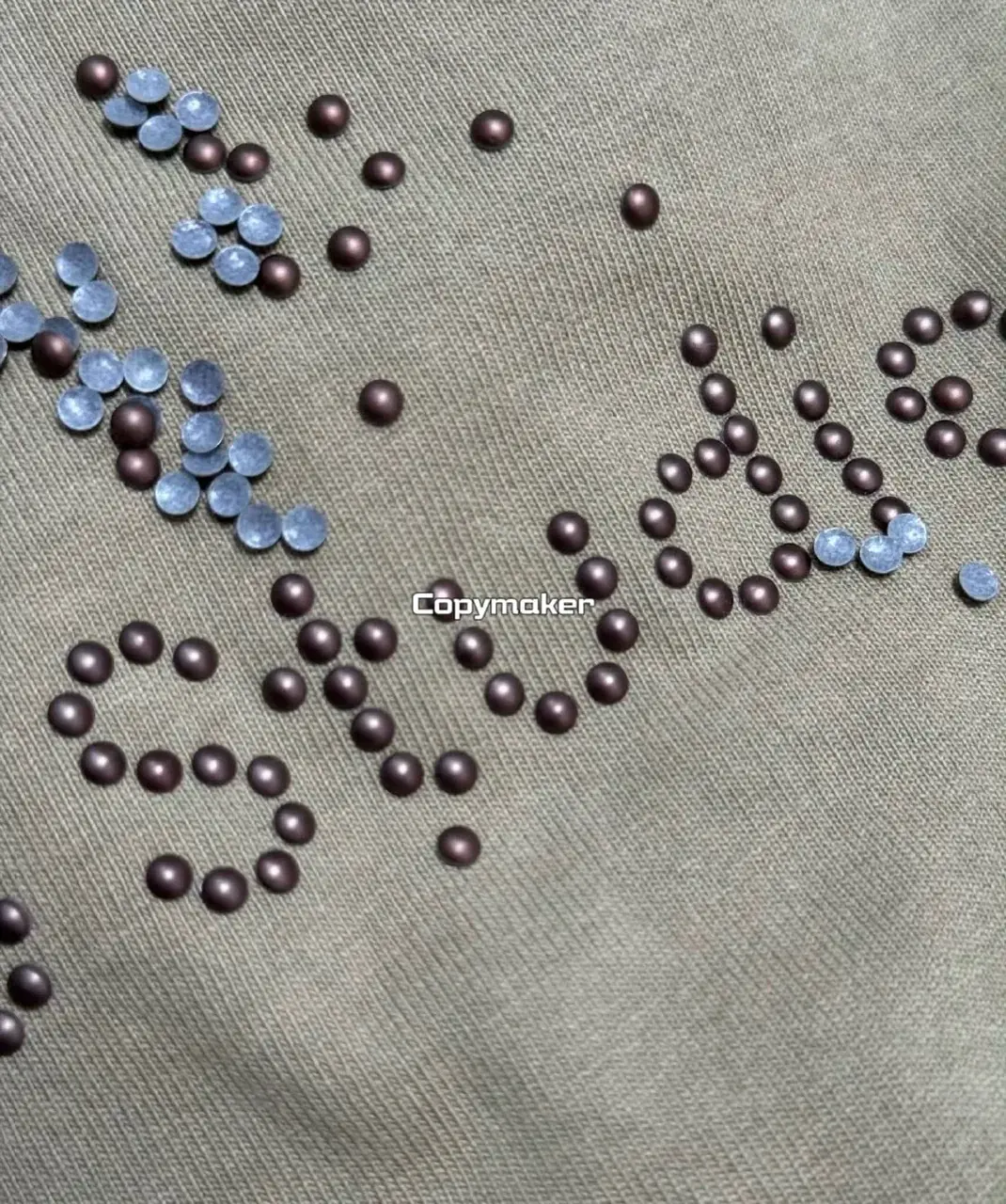 【現貨】Acne Studios 25SS 原廠鉚釘logo字母 圓領純棉短袖T恤 卡其色