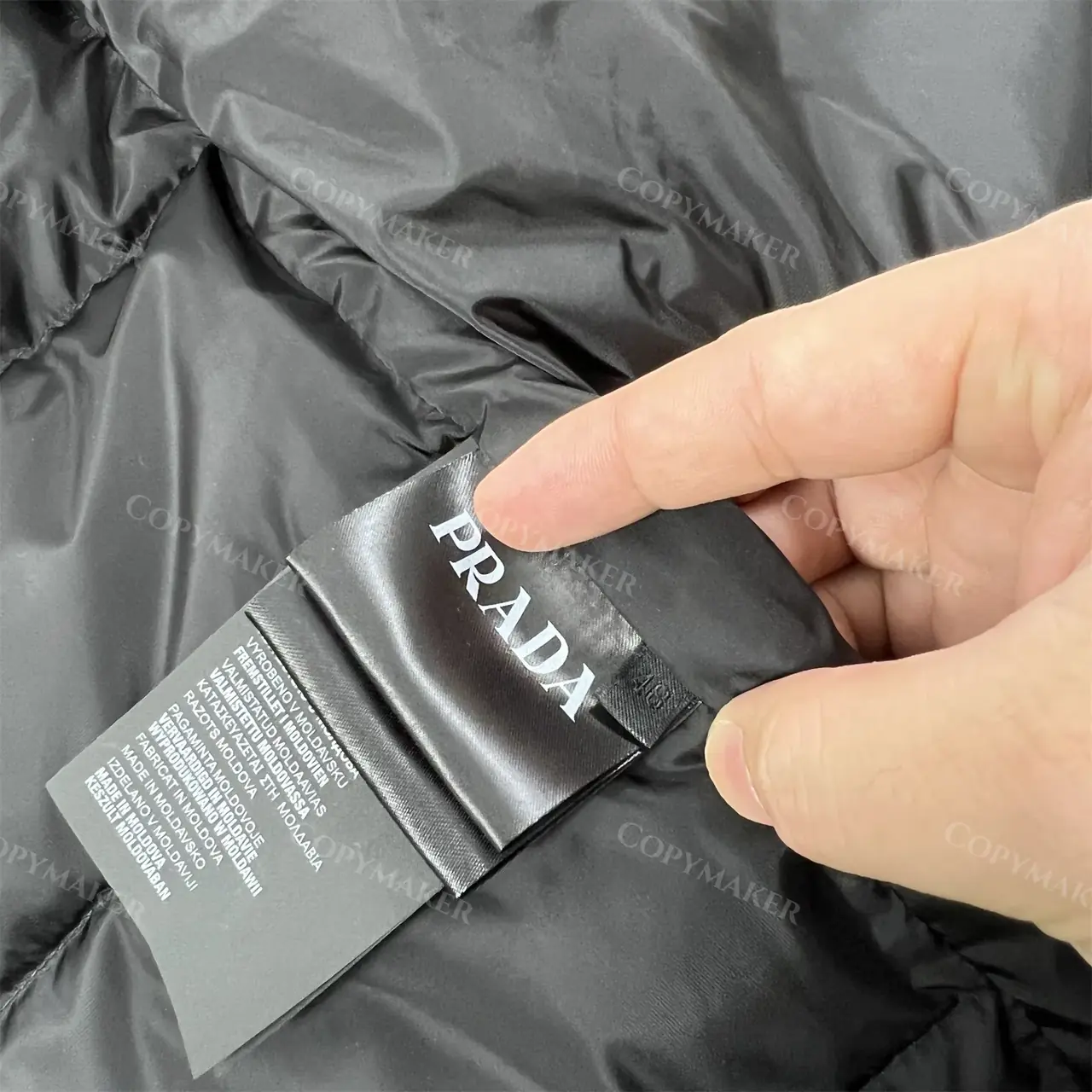 PRA 21SS 素色簡約 三角標小logo 白鴨絨羽絨背心馬甲