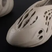 【現貨】YEEZY Foam Runner "Mist" 柳木棕 薄霧 洞洞鞋 洞洞拖 拖鞋 YZY GV6774：圖片 6