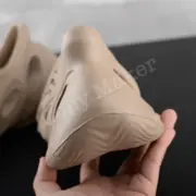 【現貨】YEEZY Foam Runner "Mist" 柳木棕 薄霧 洞洞鞋 洞洞拖 拖鞋 YZY GV6774：圖片 8