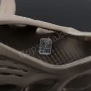 【現貨】YEEZY Foam Runner "Mist" 柳木棕 薄霧 洞洞鞋 洞洞拖 拖鞋 YZY GV6774：圖片 10