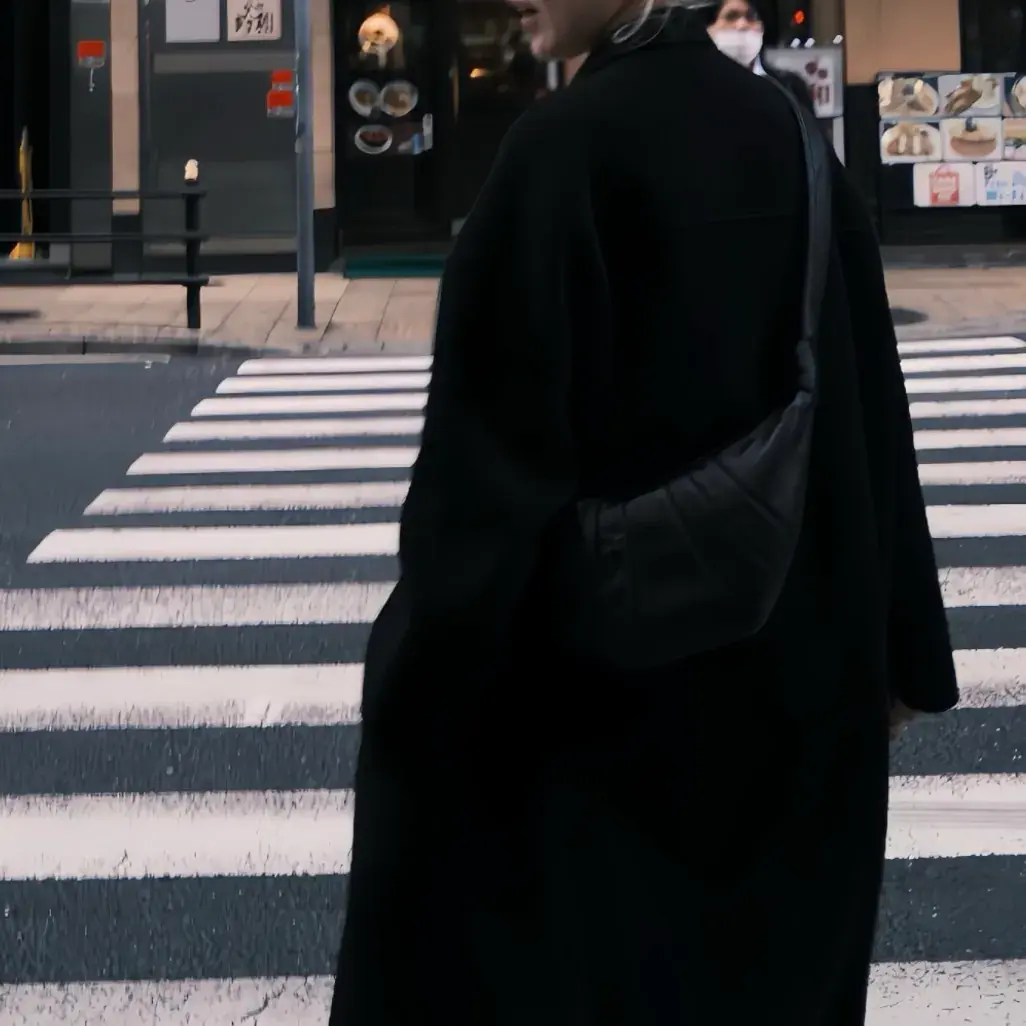 【現貨】LEMAIRE Croissant Bag 羊皮 牛角包流浪包可頌包側背包斜背包 小號 黑色