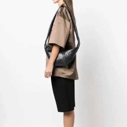 【現貨】LEMAIRE Croissant Bag 羊皮 牛角包流浪包可頌包側背包斜背包 小號 黑色