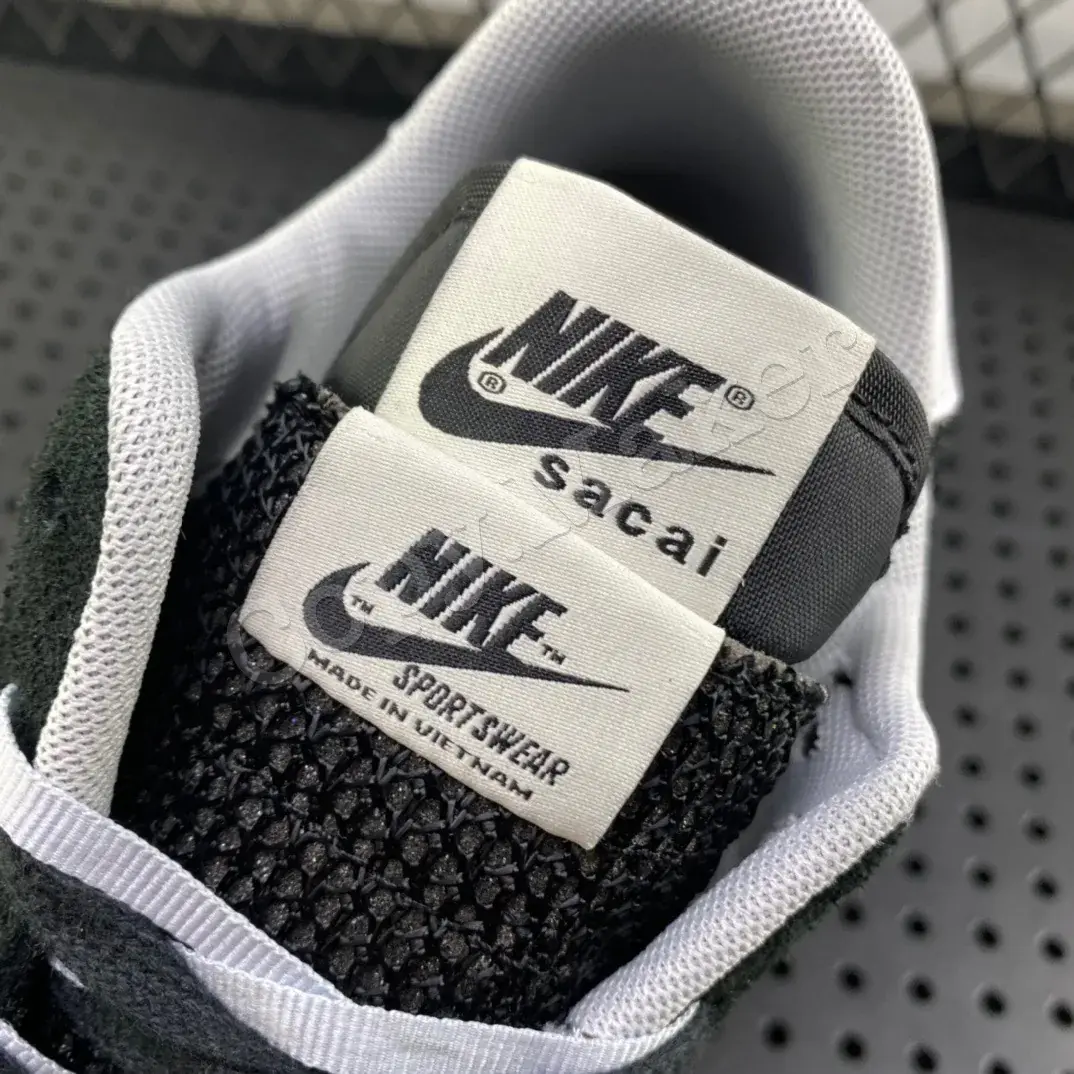 Sacai VaporWaffle 3.0